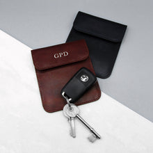 Load image into Gallery viewer, Personalised Leather RFID Safe Car Key Fob Pouch - PARKER&amp;CO