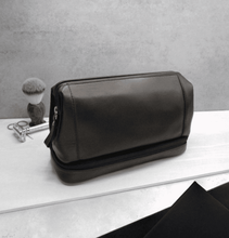 Load image into Gallery viewer, Men&#39;s Leather Travel Toiletry Wash Bag